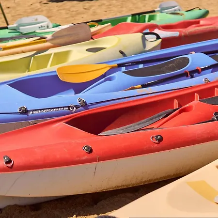 Апартаменти Sunny Flat With A Generous Terrace