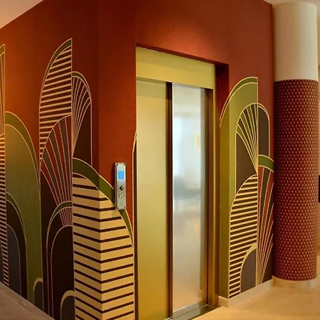 Апартаменти Sunny Flat With A Generous Terrace *