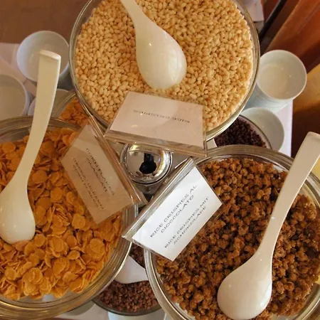 Sunny Flat With A Generous Terrace