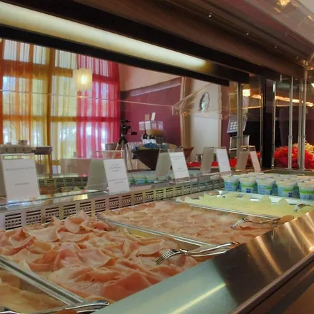 Sunny Flat With A Generous Terrace