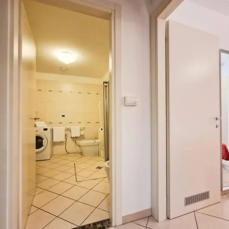 Appartamento Sunny Flat With A Generous Terrace
