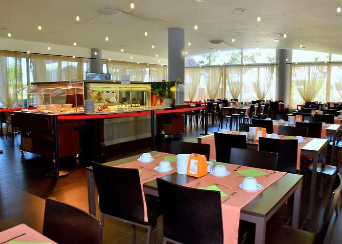 Sunny Flat With A Generous Terrace 아파트